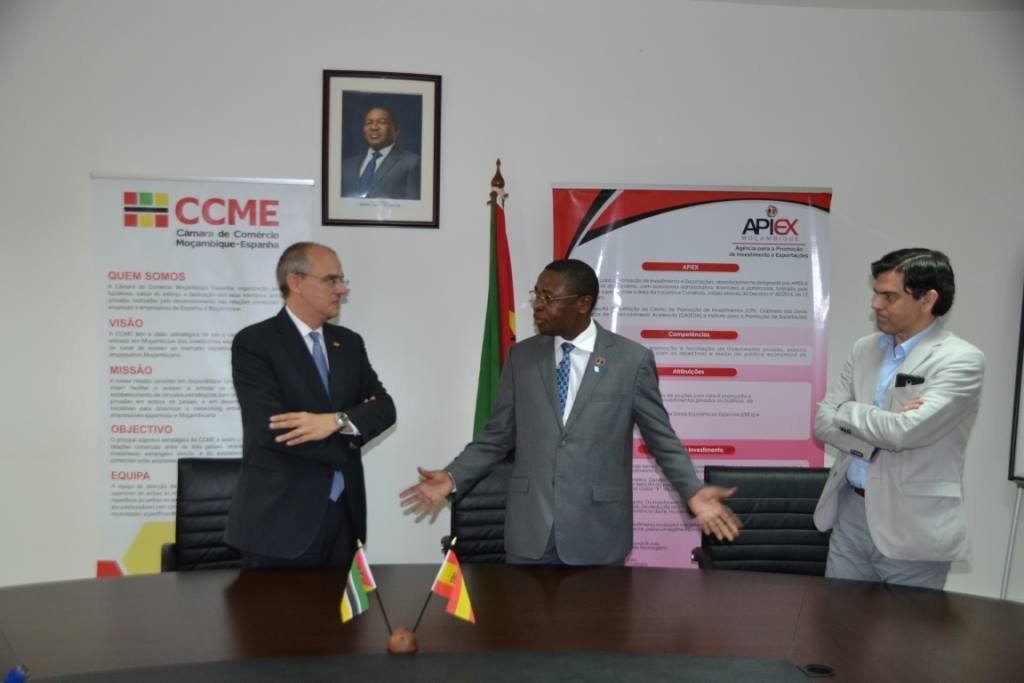 Assinatura-de-Memorandum-de-Entendimento-entre-APIEX-e-CCME-1