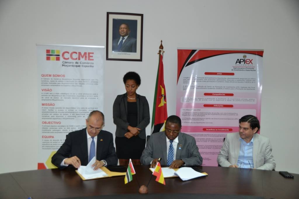 Assinatura-de-Memorandum-de-Entendimento-entre-APIEX-e-CCME-3