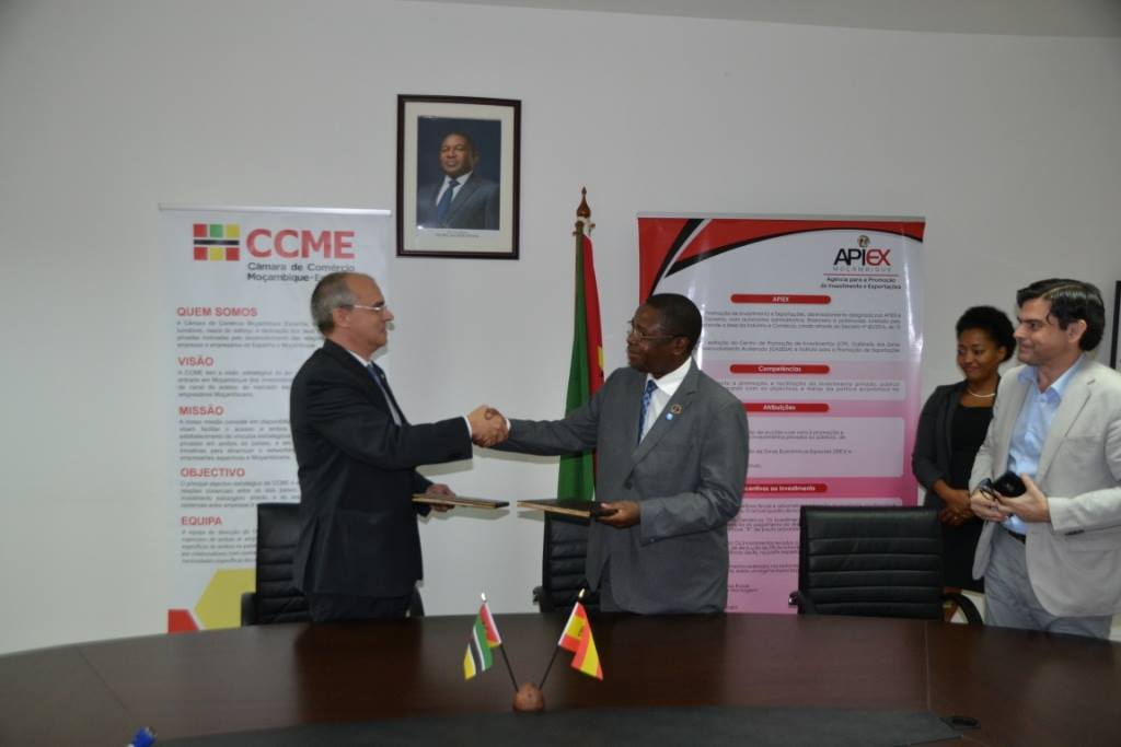 Assinatura-de-Memorandum-de-Entendimento-entre-APIEX-e-CCME-6