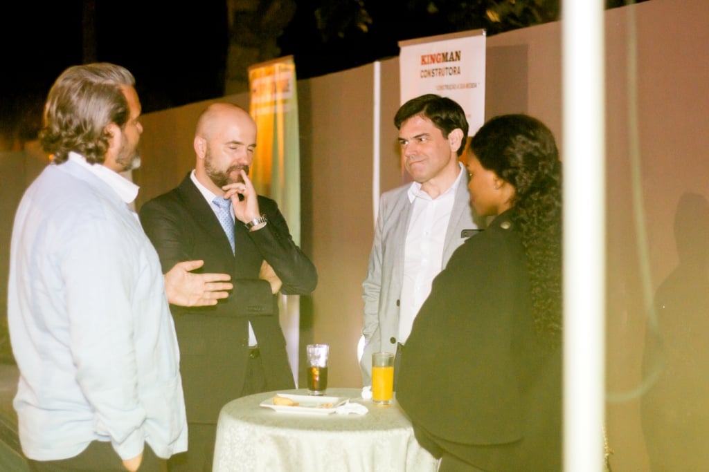 networking-business-drink-3-5